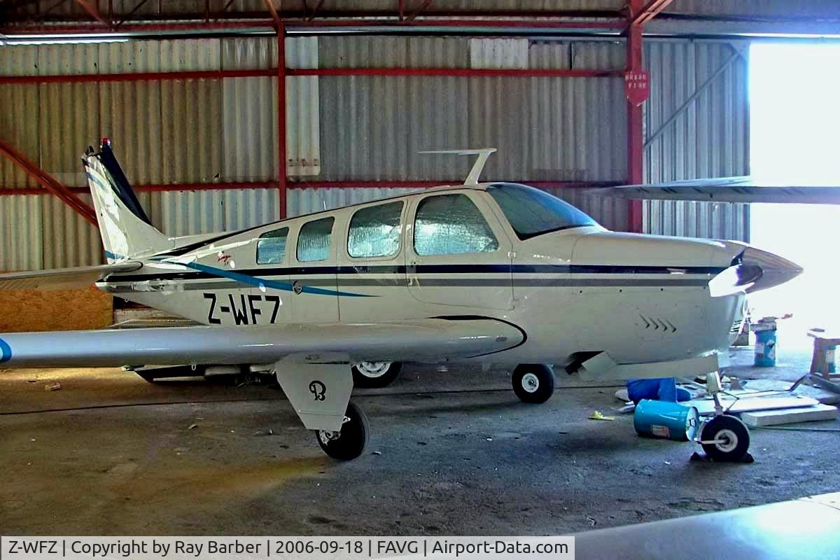 Z-WFZ, Beech 36 Bonanza C/N E-11, Beech 36 Bonanza 36 [E-11] Durban-Virginia~ZS 18/09/2006