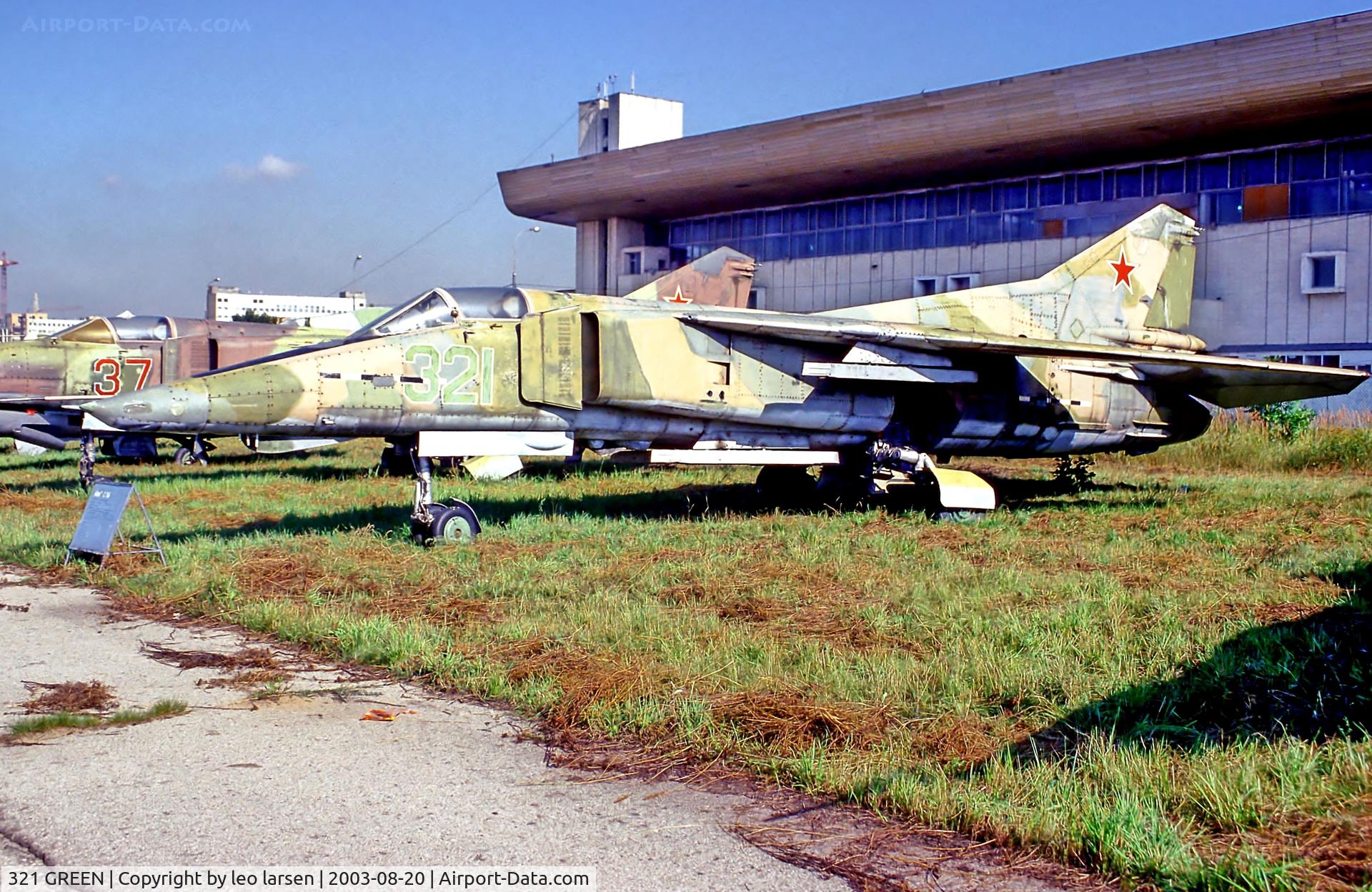 321 GREEN, 1970 Mikoyan-Gurevich MiG-23B Prototype C/N 090217055, Khodinka Moscow 20.8.03