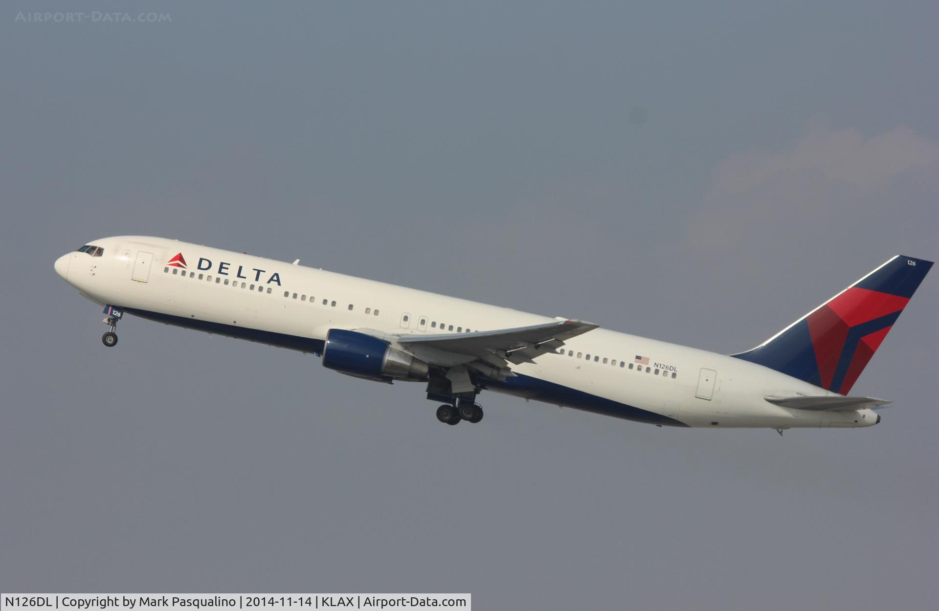 N126DL, 1988 Boeing 767-332 C/N 24076, Boeing 767-300