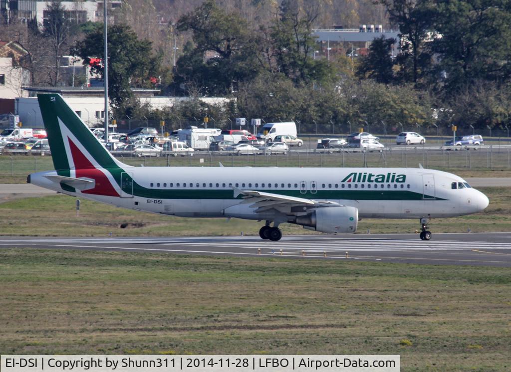 EI-DSI, 2007 Airbus A320-216 C/N 3213, Lining up rwy 14L for departure...