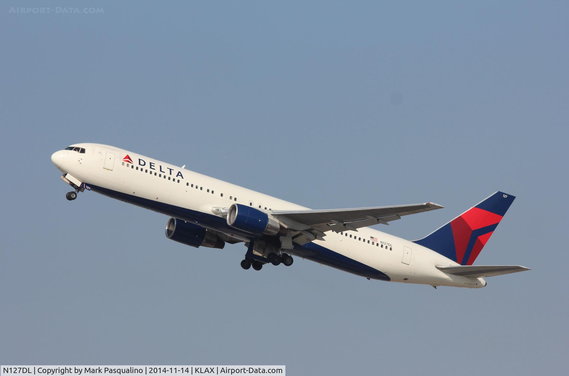 N127DL, 1988 Boeing 767-332 C/N 24077, Boeing 767-300