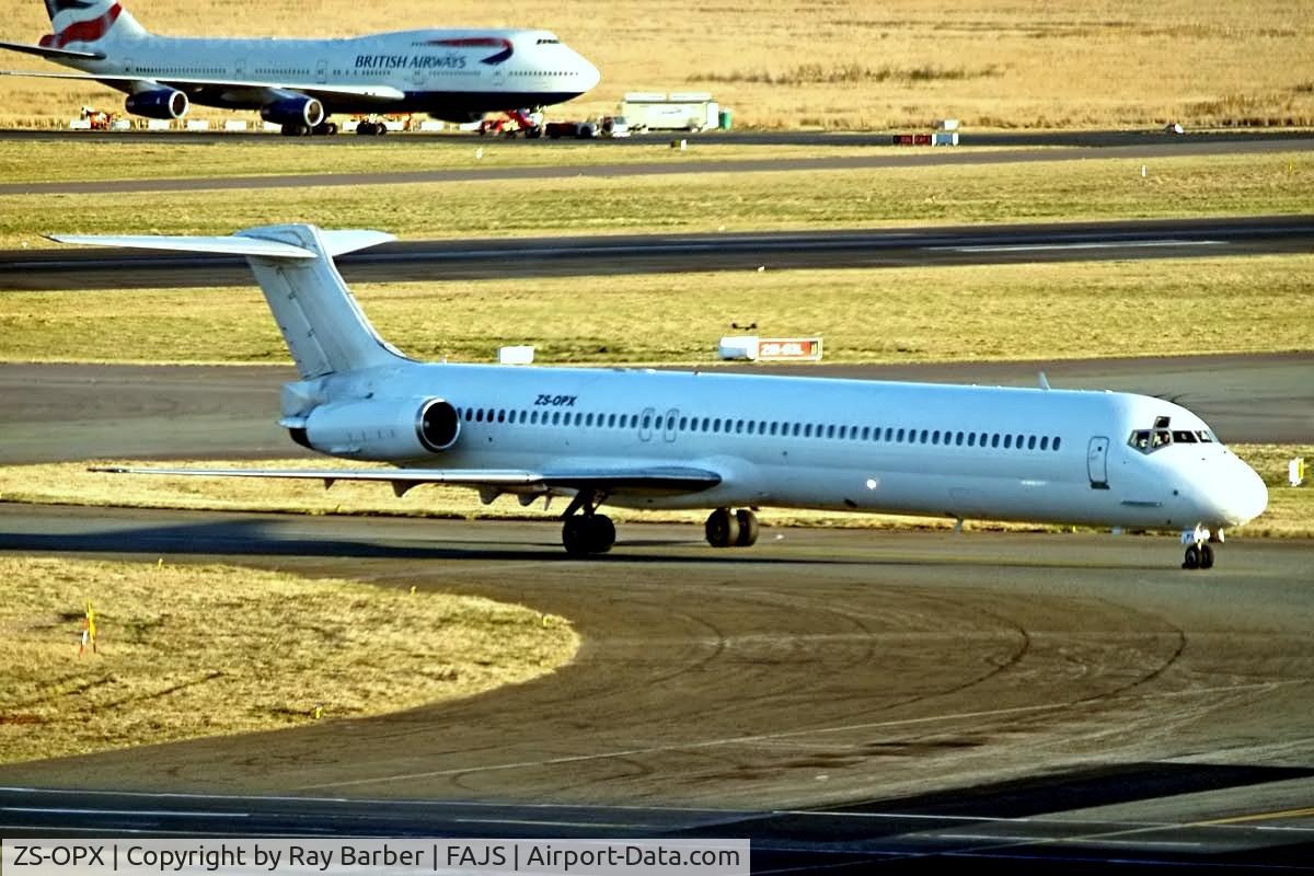 ZS-OPX, 1990 McDonnell Douglas MD-83 (DC-9-83) C/N 53012, McDonnell Douglas DC-9-83 [53012] (1 Time Airlines) Johannesburg Int~ZS 16/09/2006