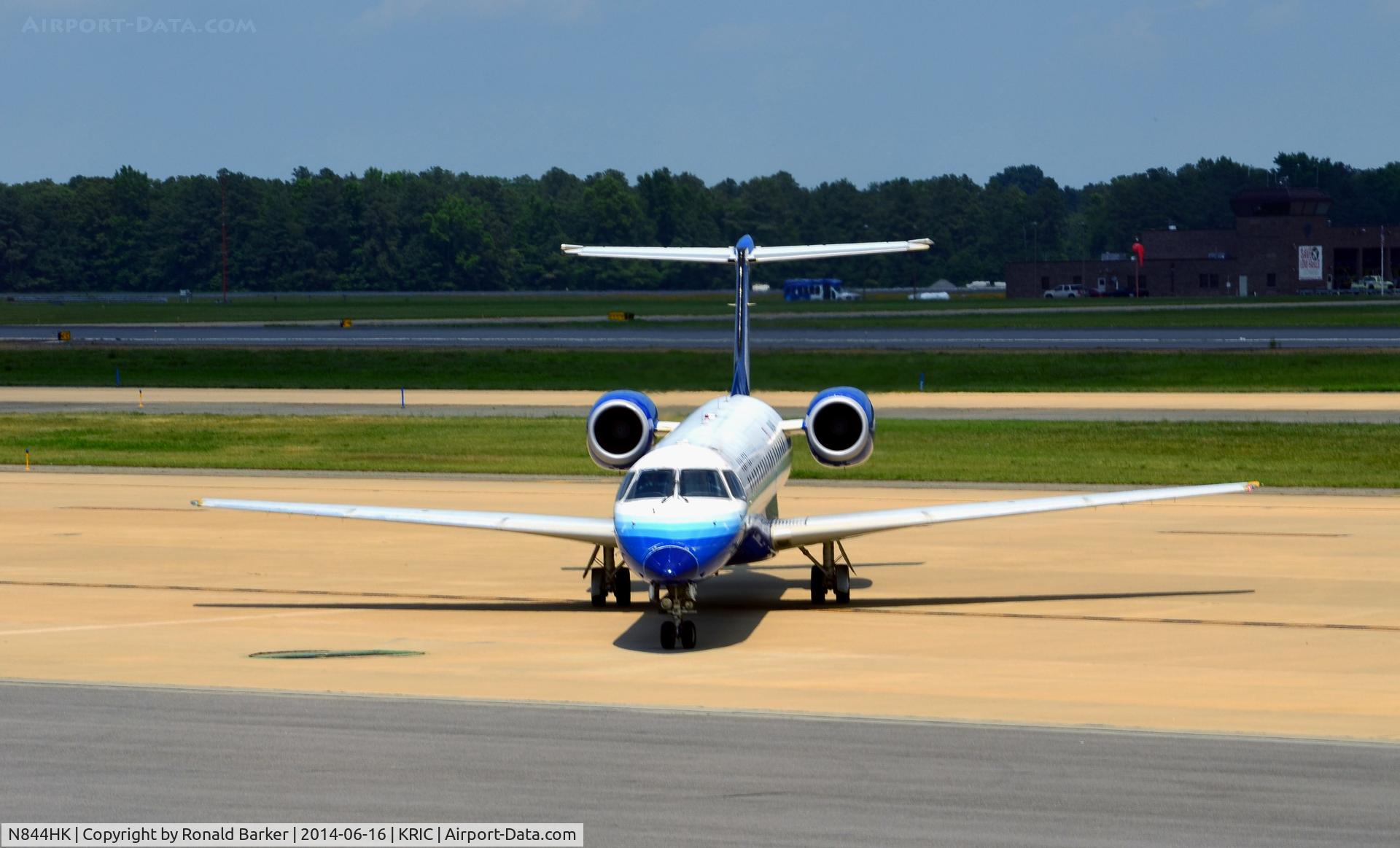 N844HK, 2004 Embraer ERJ-145LR (EMB-145LR) C/N 14500838, Taxi Richmond