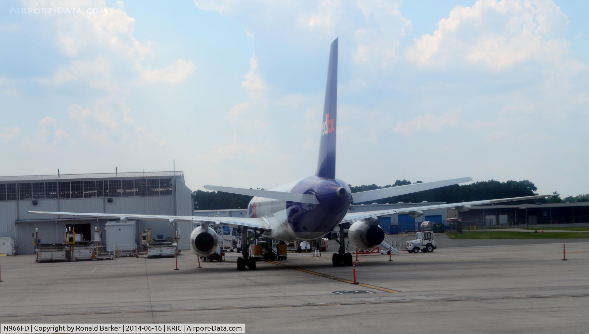 N966FD, 1993 Boeing 757-204(SF) C/N 25626, Ramp Richmond