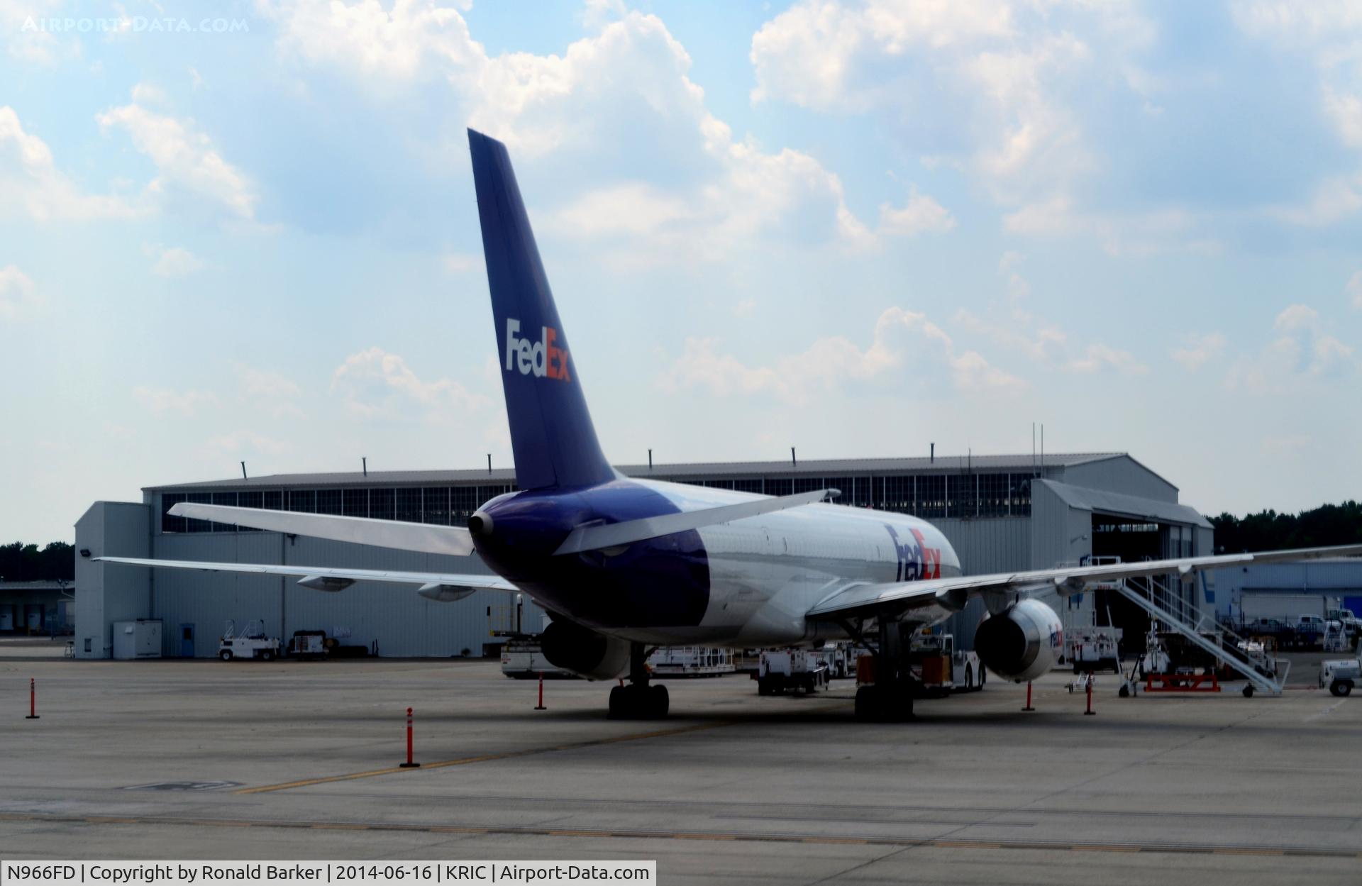 N966FD, 1993 Boeing 757-204(SF) C/N 25626, Ramp Richmond