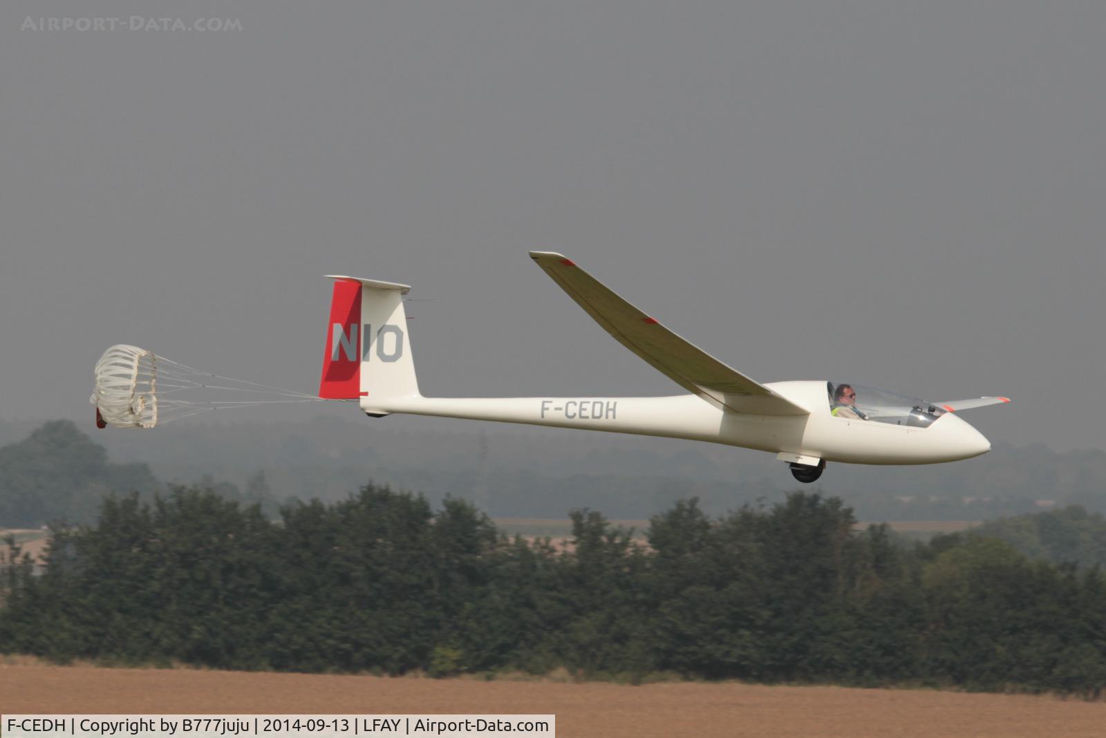 F-CEDH, Schempp-Hirth NIMBUS 2C C/N 74, at Amiens