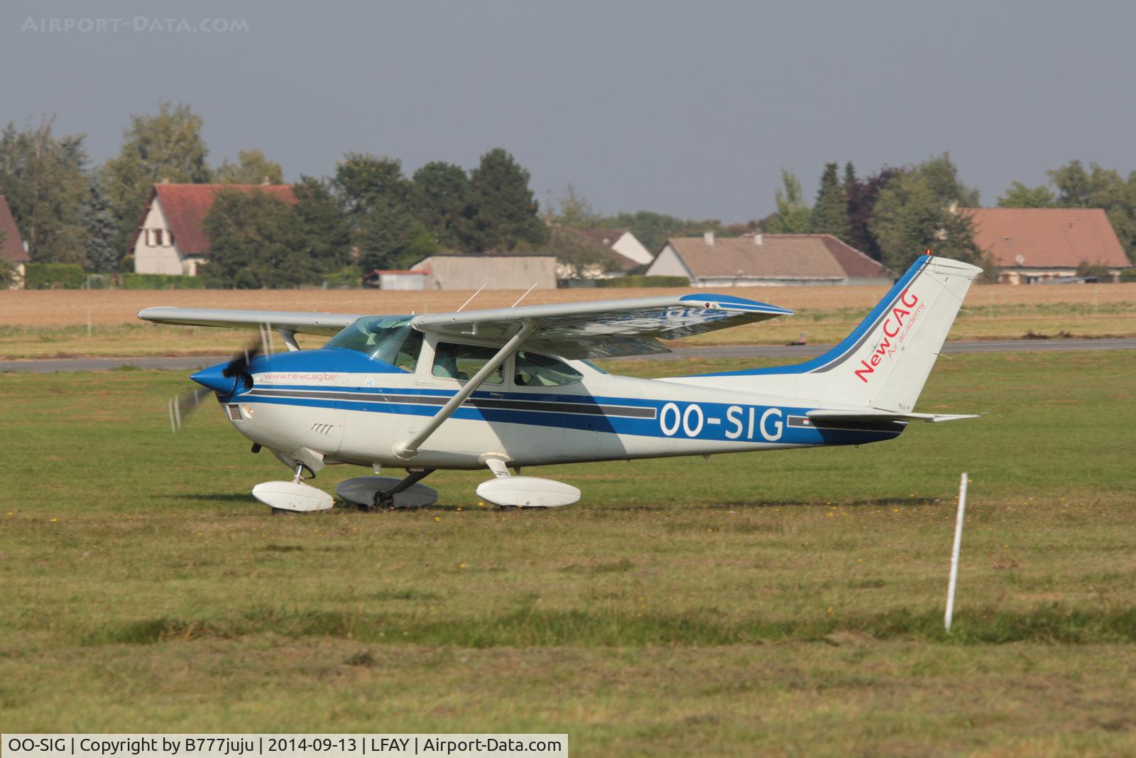 OO-SIG, Cessna 182P Skylane C/N 18263129, at Amiens