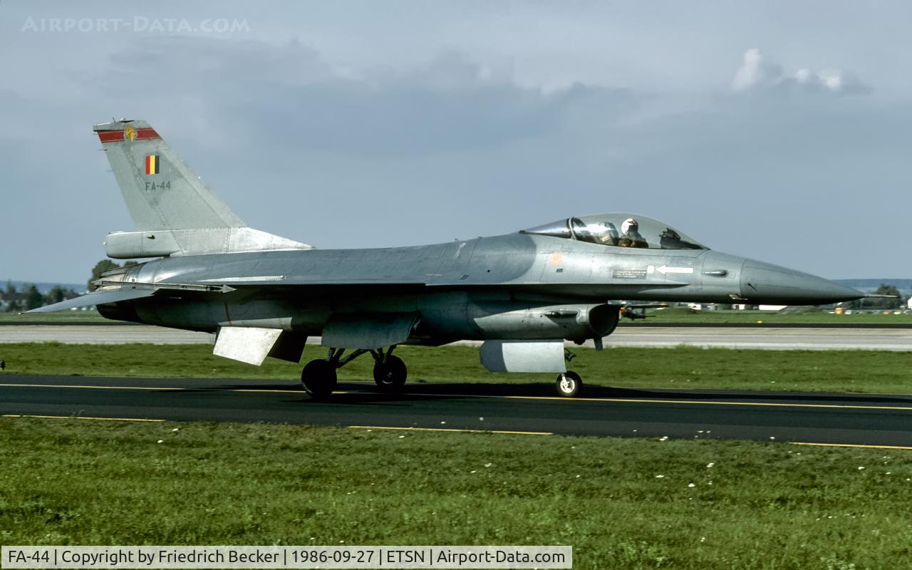 FA-44, SABCA F-16A Fighting Falcon C/N 6H-44, taxying to the active
