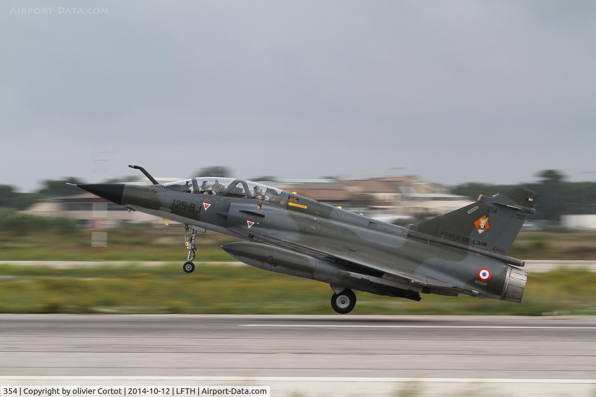 354, Dassault Mirage 2000N C/N 319, Taking off from Hyères, Ramex Delta display team.