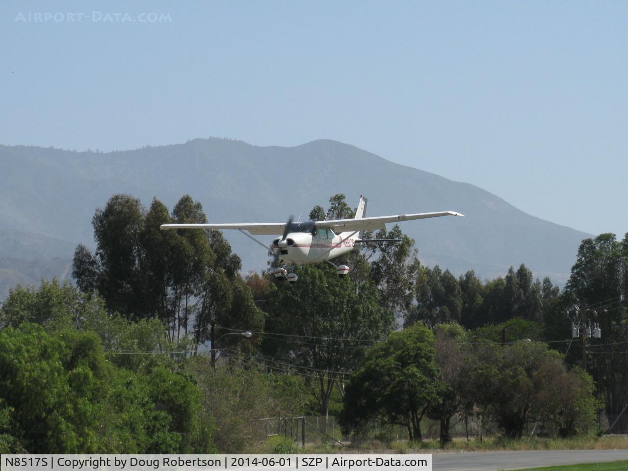 N8517S, 1965 Cessna 182H Skylane C/N 18256617, 1965 Cessna 182H SKYLANE, Continental O-470 230 Hp, on final Rwy 22