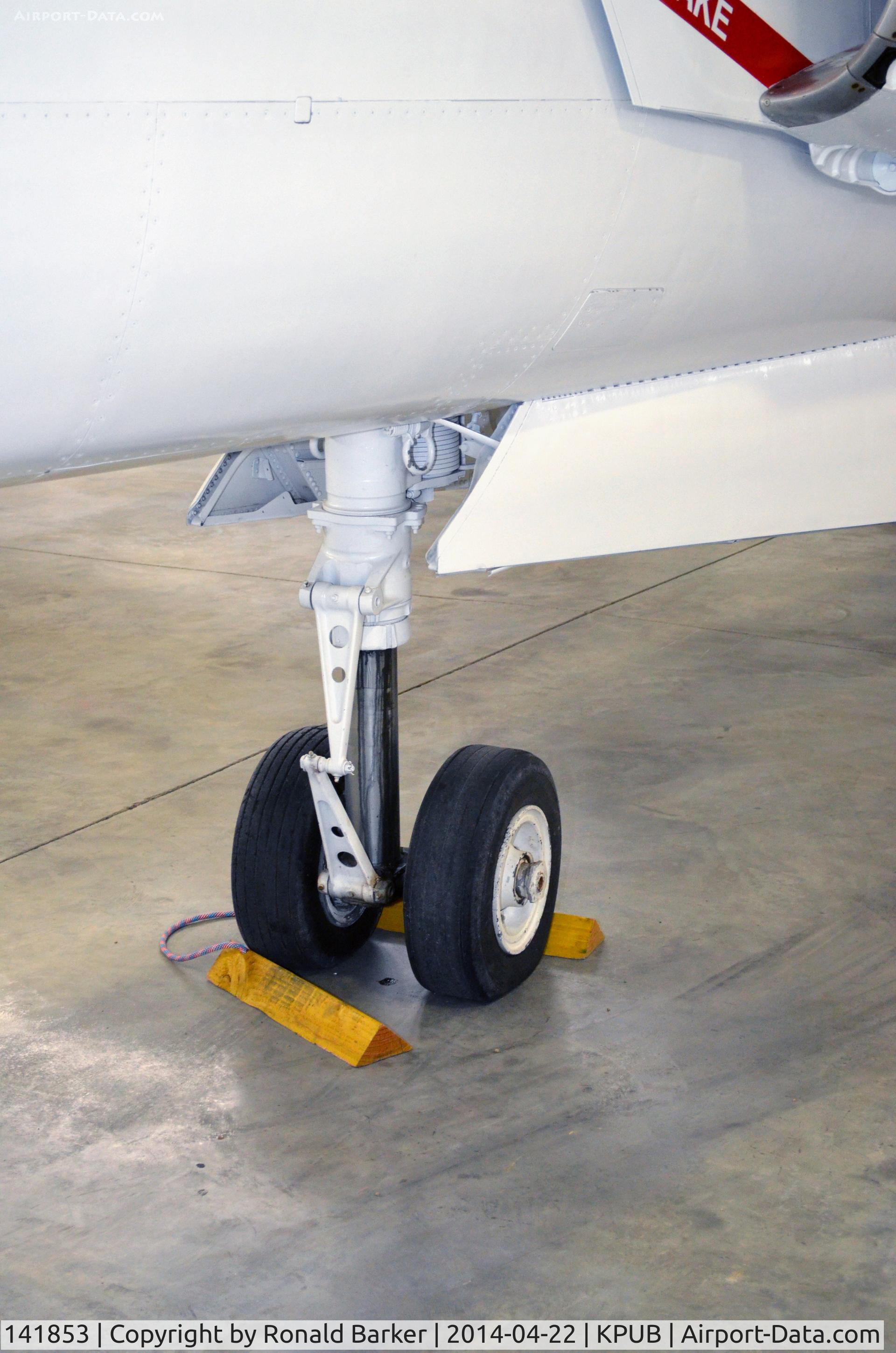 141853, Grumman F11F-1 Tiger C/N 170, Nose gear-Weisbrod Aviation Museum