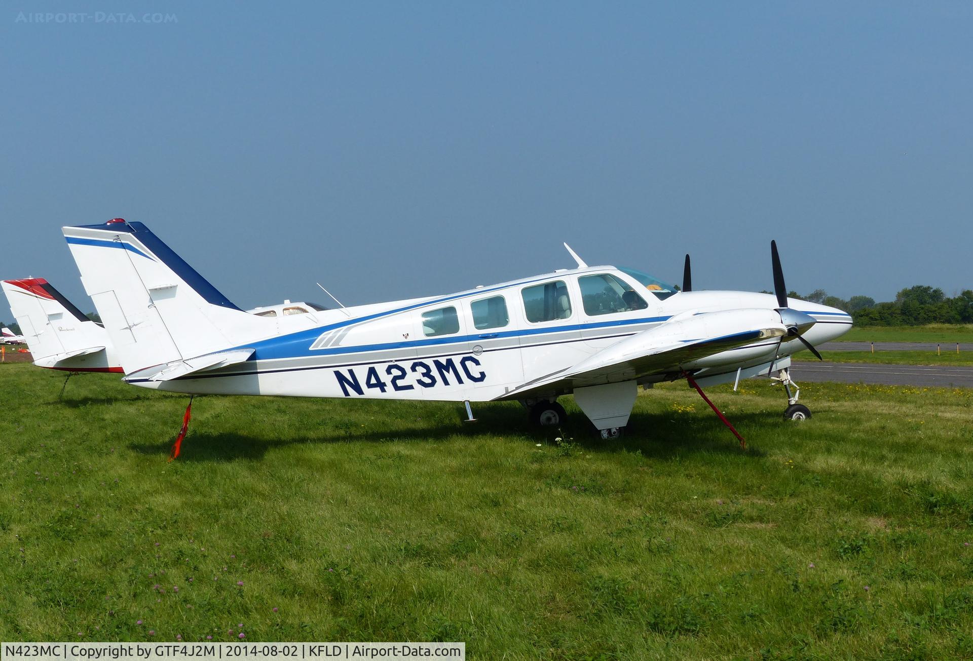 N423MC, 1976 Beech 58 Baron C/N TH-719, N423MC  at Fond du Lac 2.8.14
