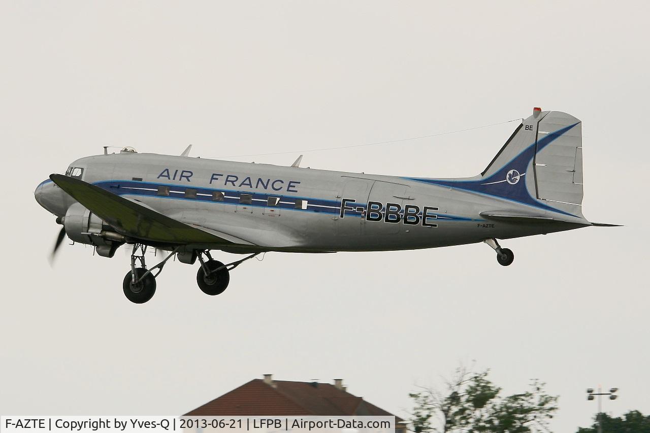 F-AZTE, 1943 Douglas C-47A-1-DL  Skytrain C/N 9172, Douglas C-47A Skytrain, Take off Rwy 21, Paris-Le Bourget Air Show 2013