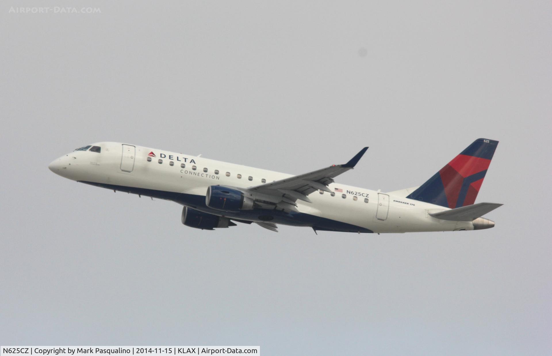 N625CZ, 2008 Embraer 175LR (ERJ-170-200LR) C/N 17000225, ERJ 170-200 LR