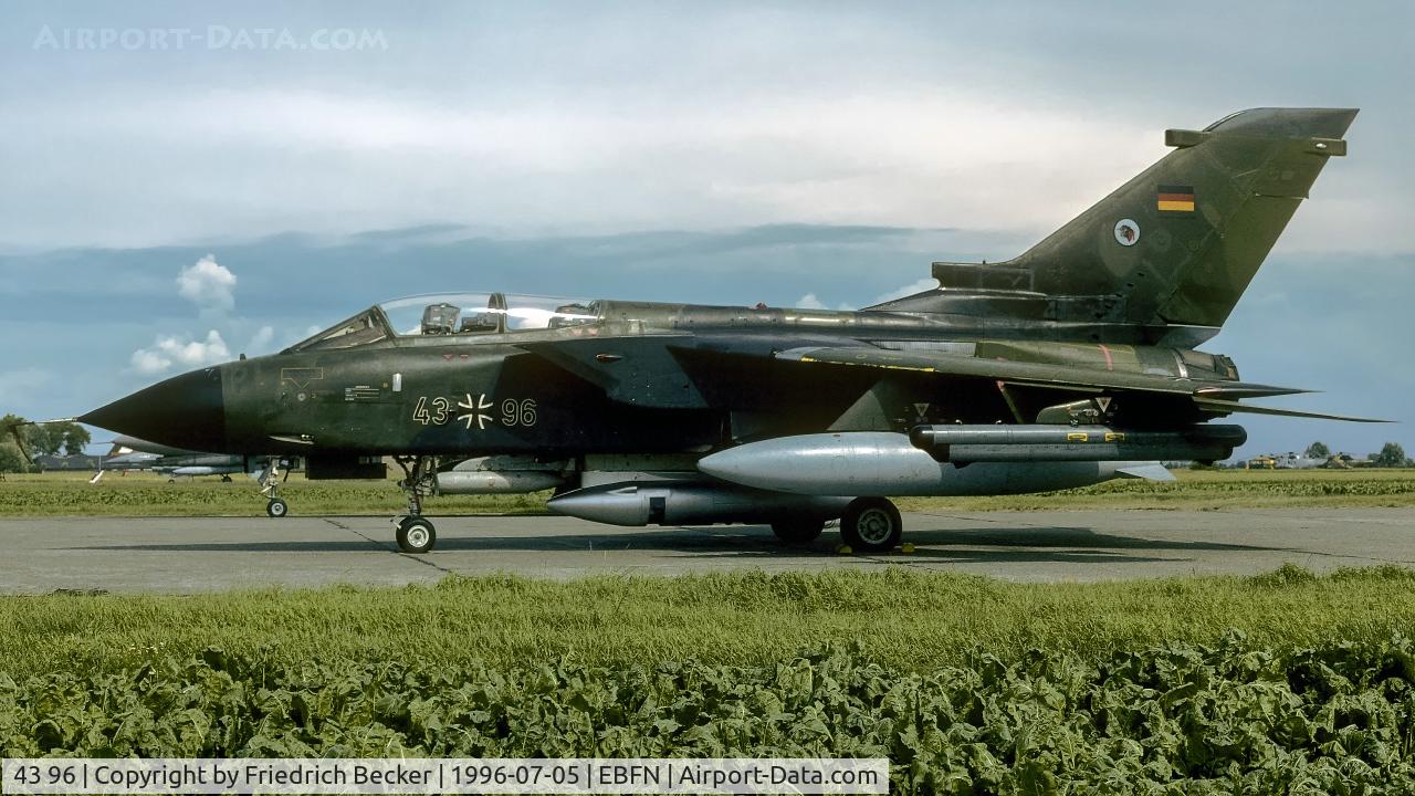43 96, Panavia Tornado IDS C/N 248/GS064/4096, static display