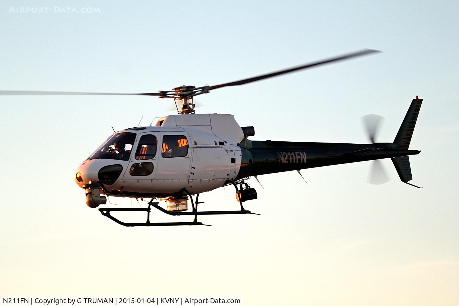 N211FN, 1989 Aerospatiale AS-350B-1 Ecureuil C/N 2174, Departing close to dusk for a short flight to a news event