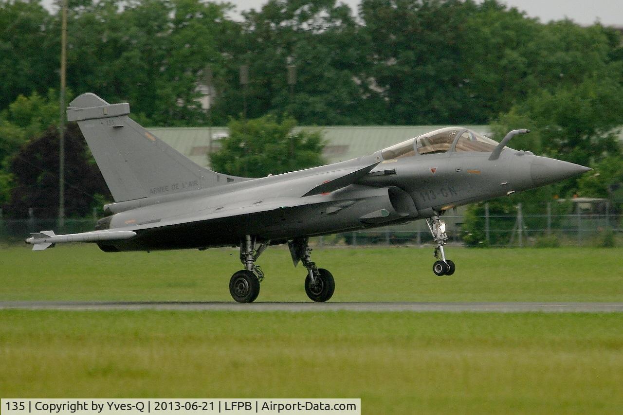 135, Dassault Rafale C C/N 135, French Air Force Dassault Rafale C, Landing Rwy 03, Paris-Le Bourget Air Show 2013