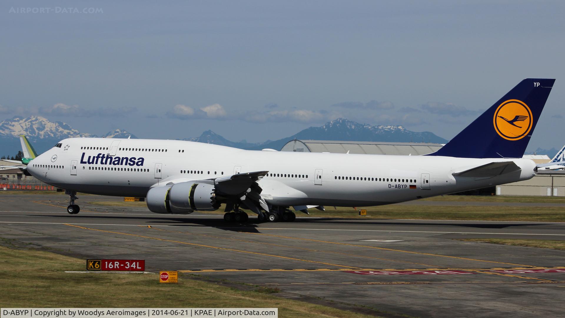 D-ABYP, 2014 Boeing 747-830 C/N 37839, Reverse thrusters after landing on 34L