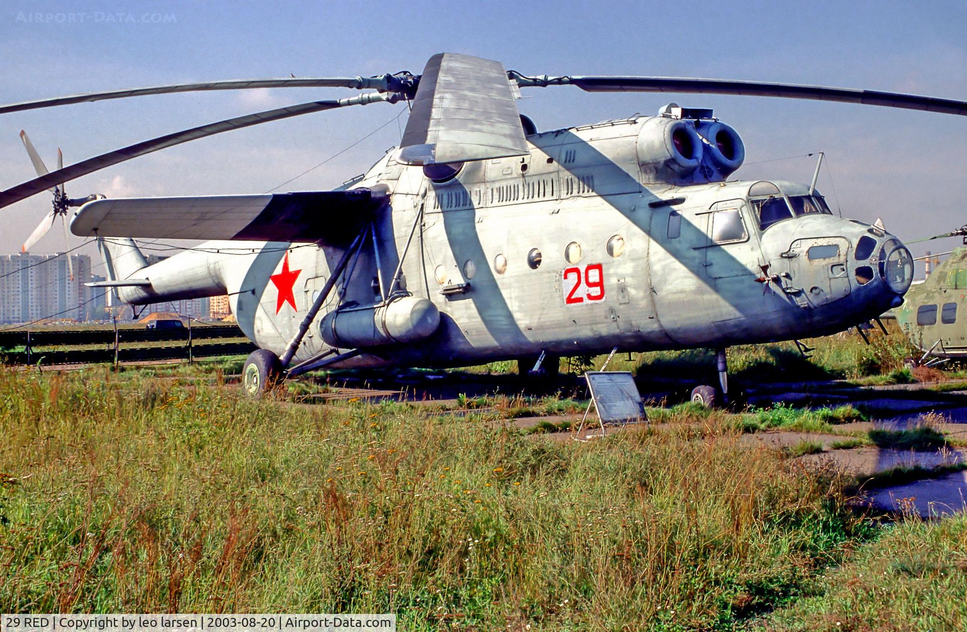 29 RED, 1968 Mil Mi-6 Hook C/N 7 68 32 09, Khodinka Moscow 20.8.03