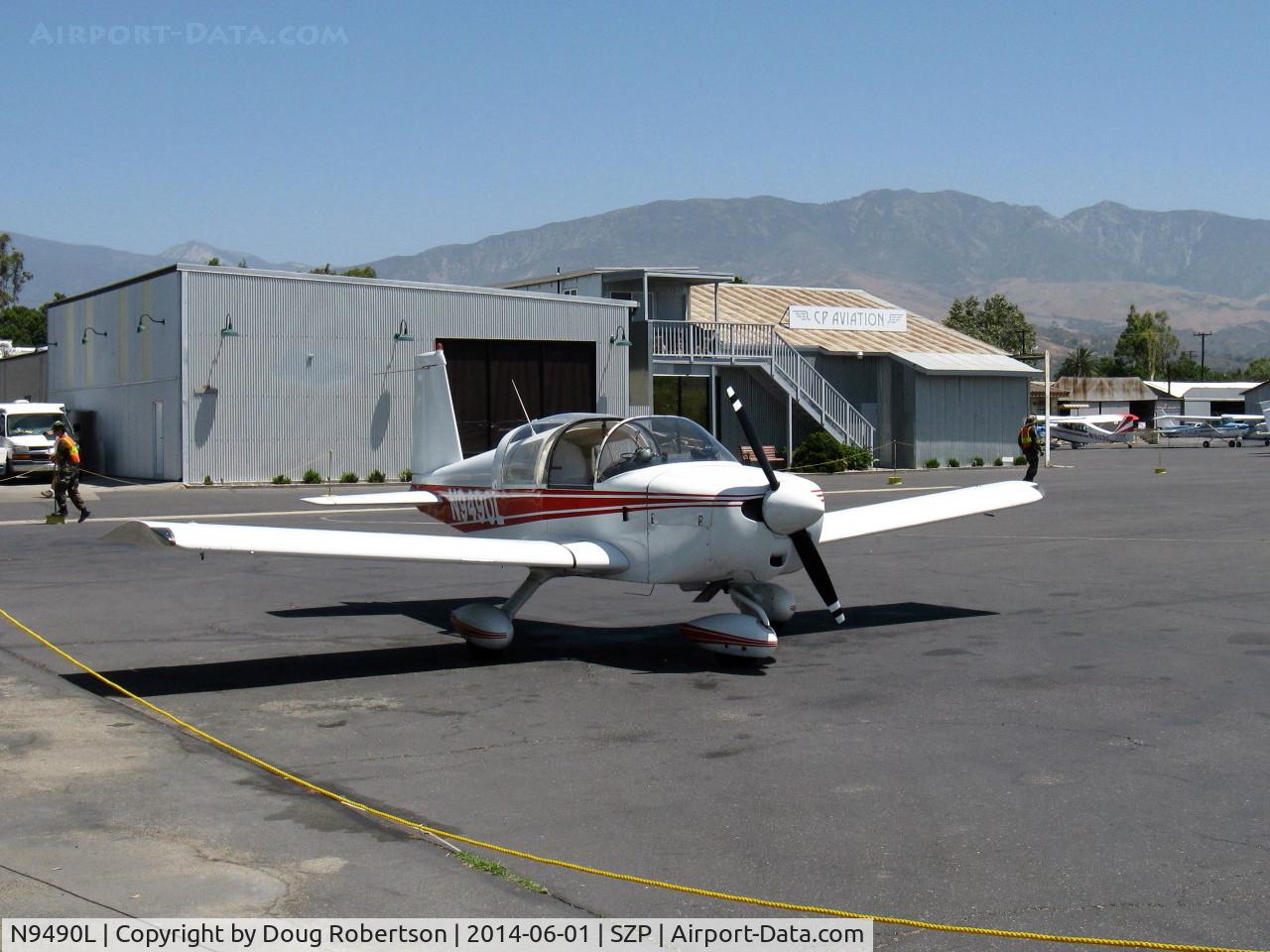 N9490L, 1971 American Aviation AA-1A Trainer Trainer C/N AA1A-0290, 1971 American Aviation AA-1A TRAINER, Lycoming O-235 108 Hp, refueling