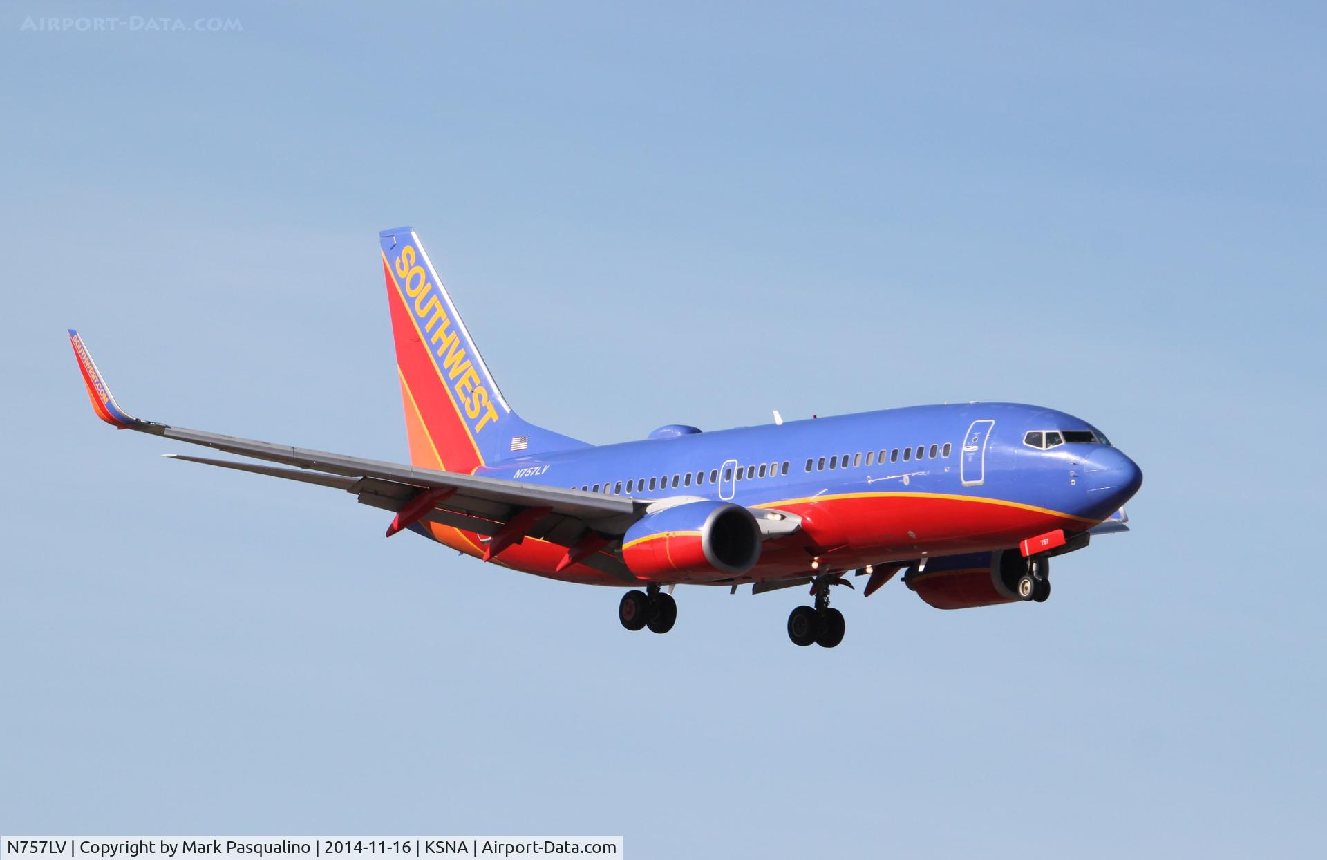 N757LV, 1999 Boeing 737-7H4 C/N 29850, Boeing 737-700