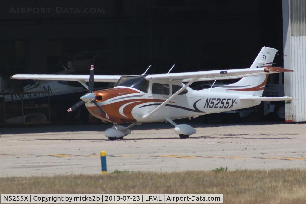 N5255X, Cessna 182T Skylane C/N 18282175, Parked