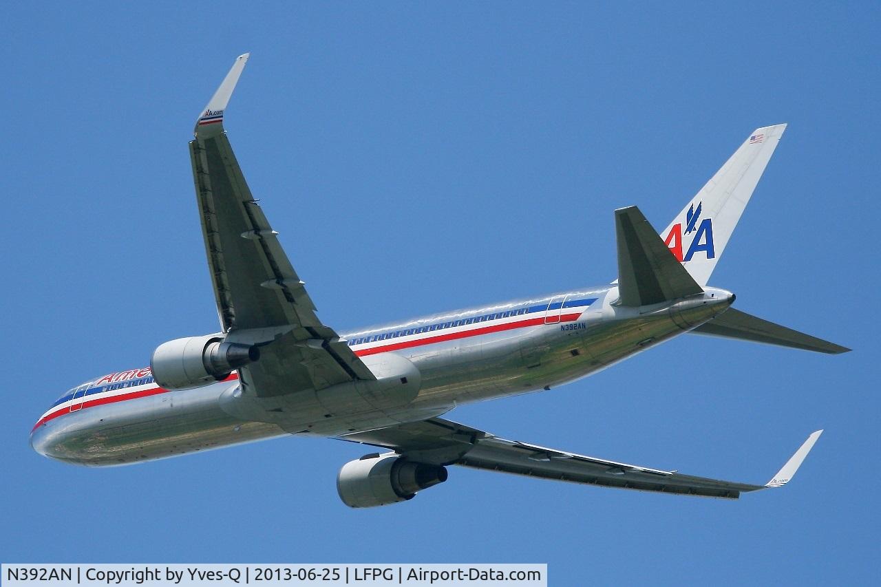 N392AN, 1998 Boeing 767-323 C/N 29429, American Airlines Boing 767-323ER, Take off rwy 27L, Roissy Charles De Gaulle airport (LFPG-CDG)