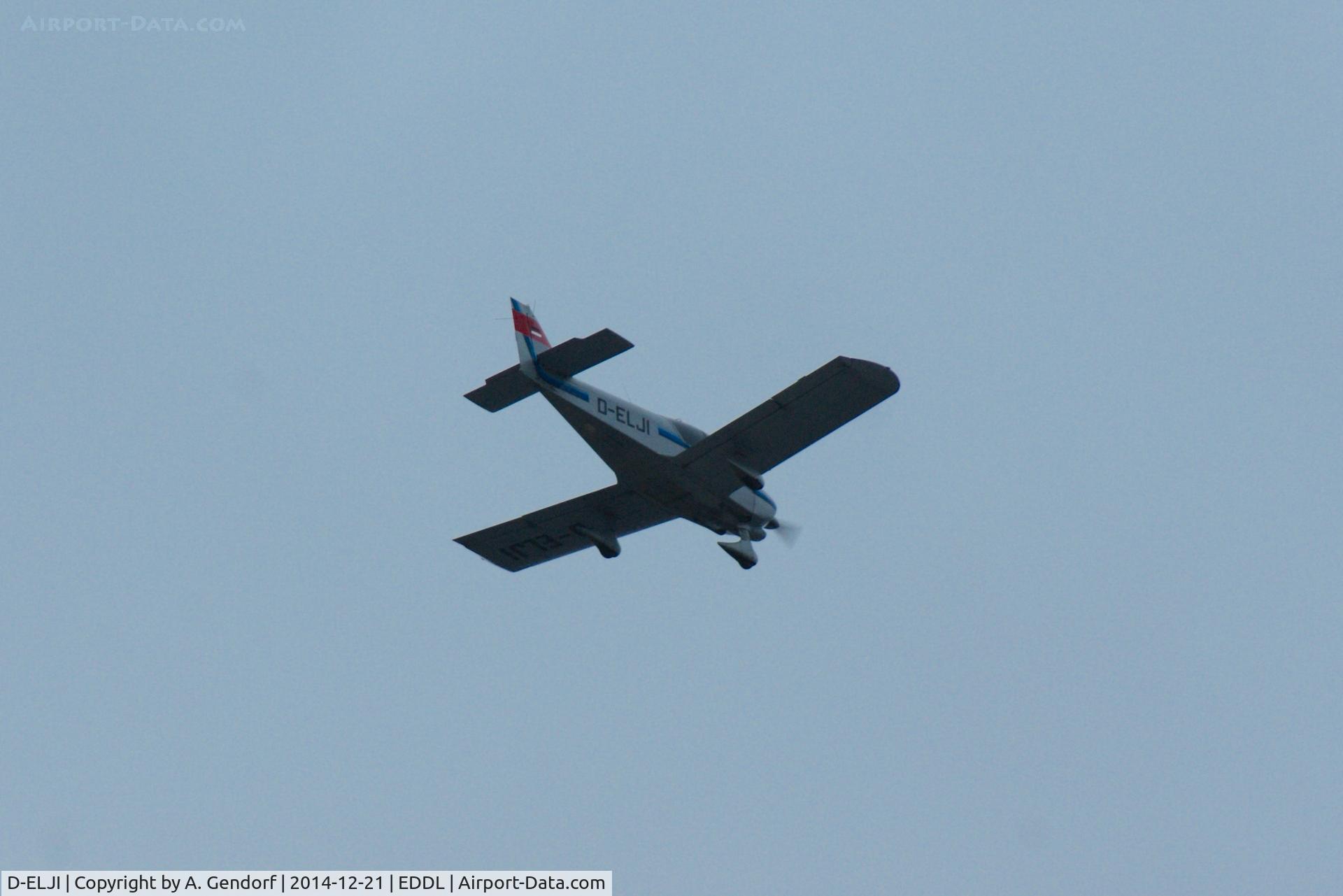 D-ELJI, 1979 Robin R-1180T Aiglon C/N 242, Private, is here overflying Düsseldorf Int'l(EDDL)