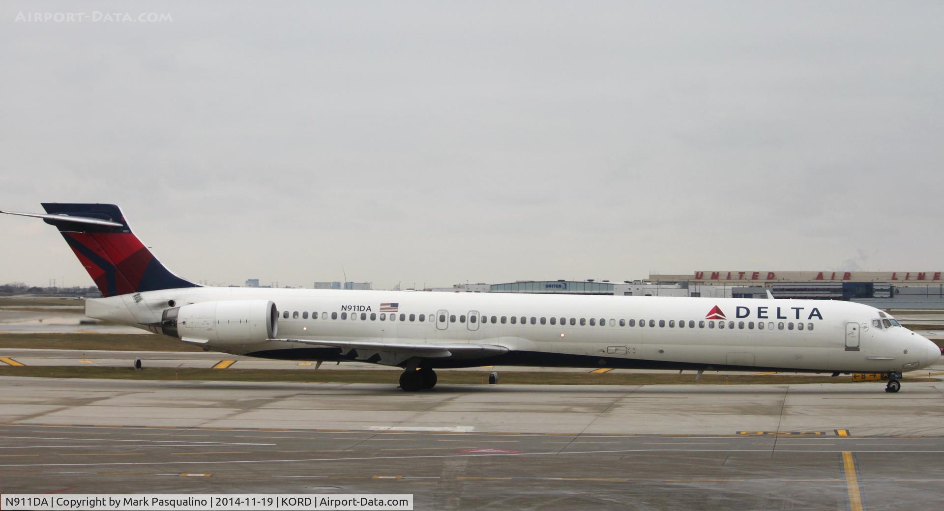 N911DA, 1995 McDonnell Douglas MD-90-30 C/N 53391, MD-90-30