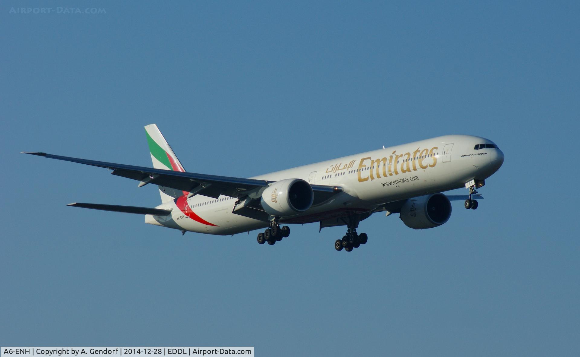 A6-ENH, 2013 Boeing 777-31H/ER C/N 41086, Emirates, is here on finals RWY 05R at Düsseldorf Int'l(EDDL), completing the flight from Dubai Int'l(OMDB)