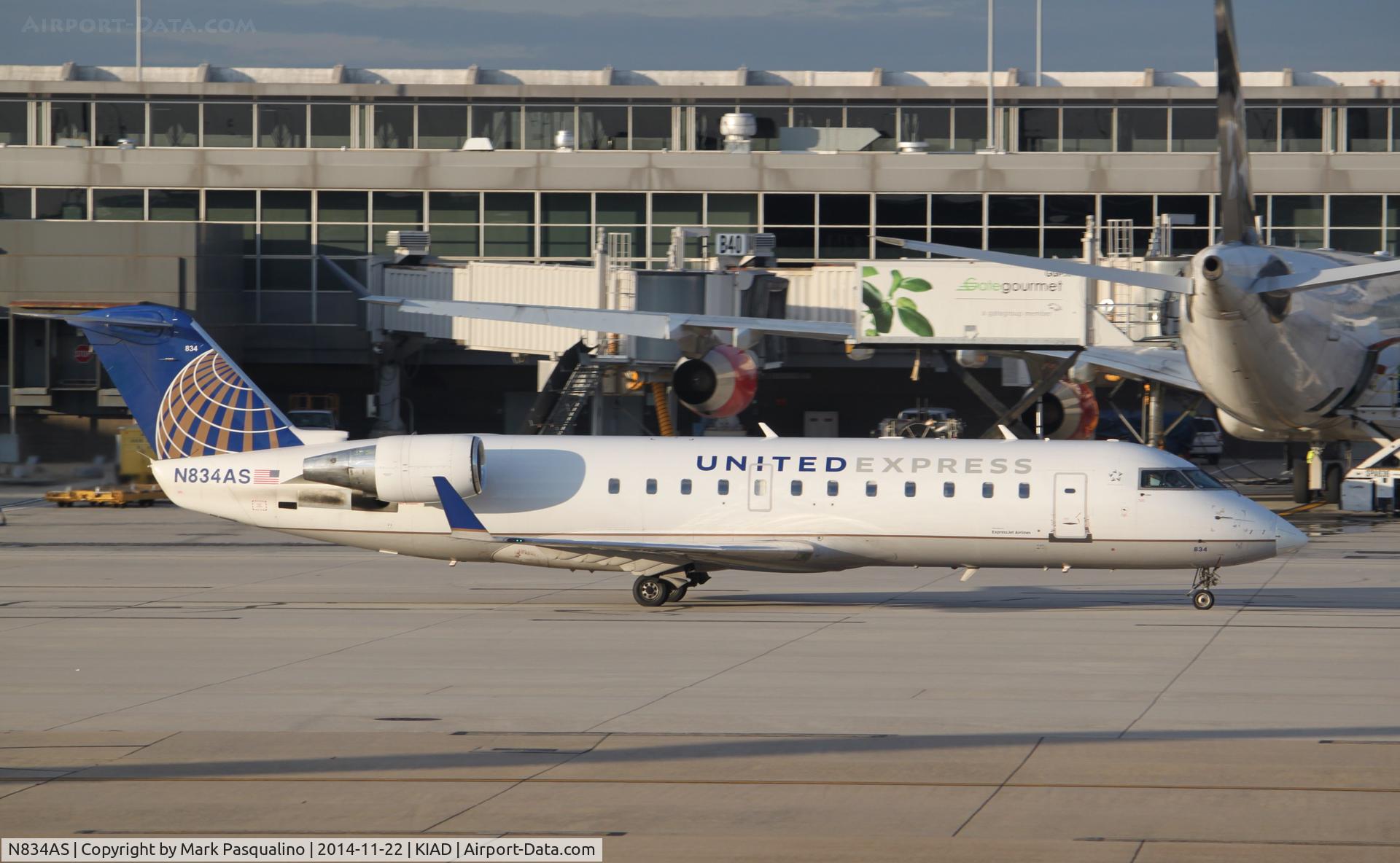 N834AS, 1998 Bombardier CRJ-200ER (CL-600-2B19) C/N 7254, CL-600-2B19