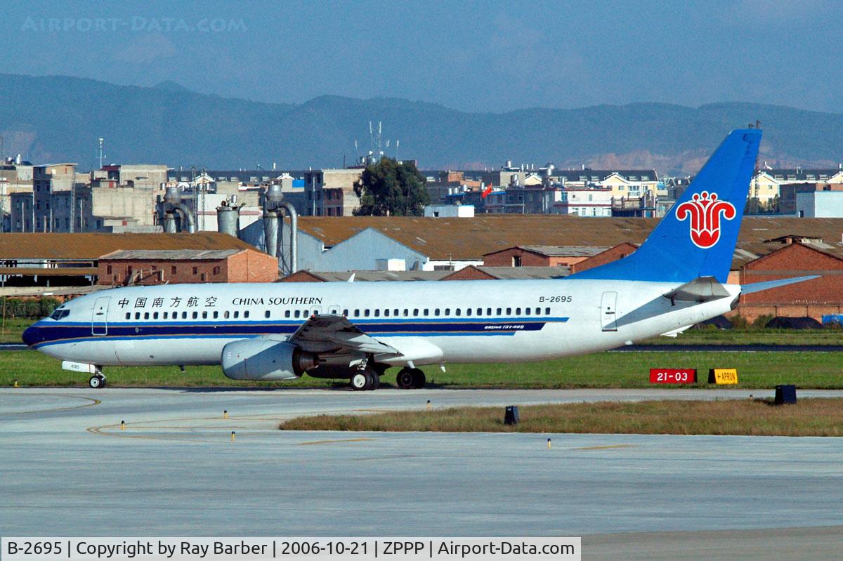 B-2695, 2002 Boeing 737-81B C/N 32923, Boeing 737-81B [32923] (China Southern Airlines) Kunming-Wujiaba~B 21/10/2006