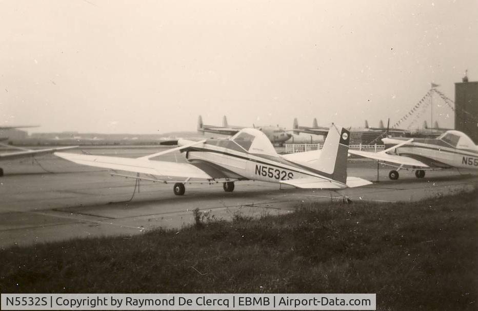 N5532S, 1966 Cessna 188 AGwagon AGwagon C/N 188-0032, In the late 60's there was a Cessna dealer at the military airport side of Brussels airport, notice the C-119 of the Belgian Air Force in 1966.