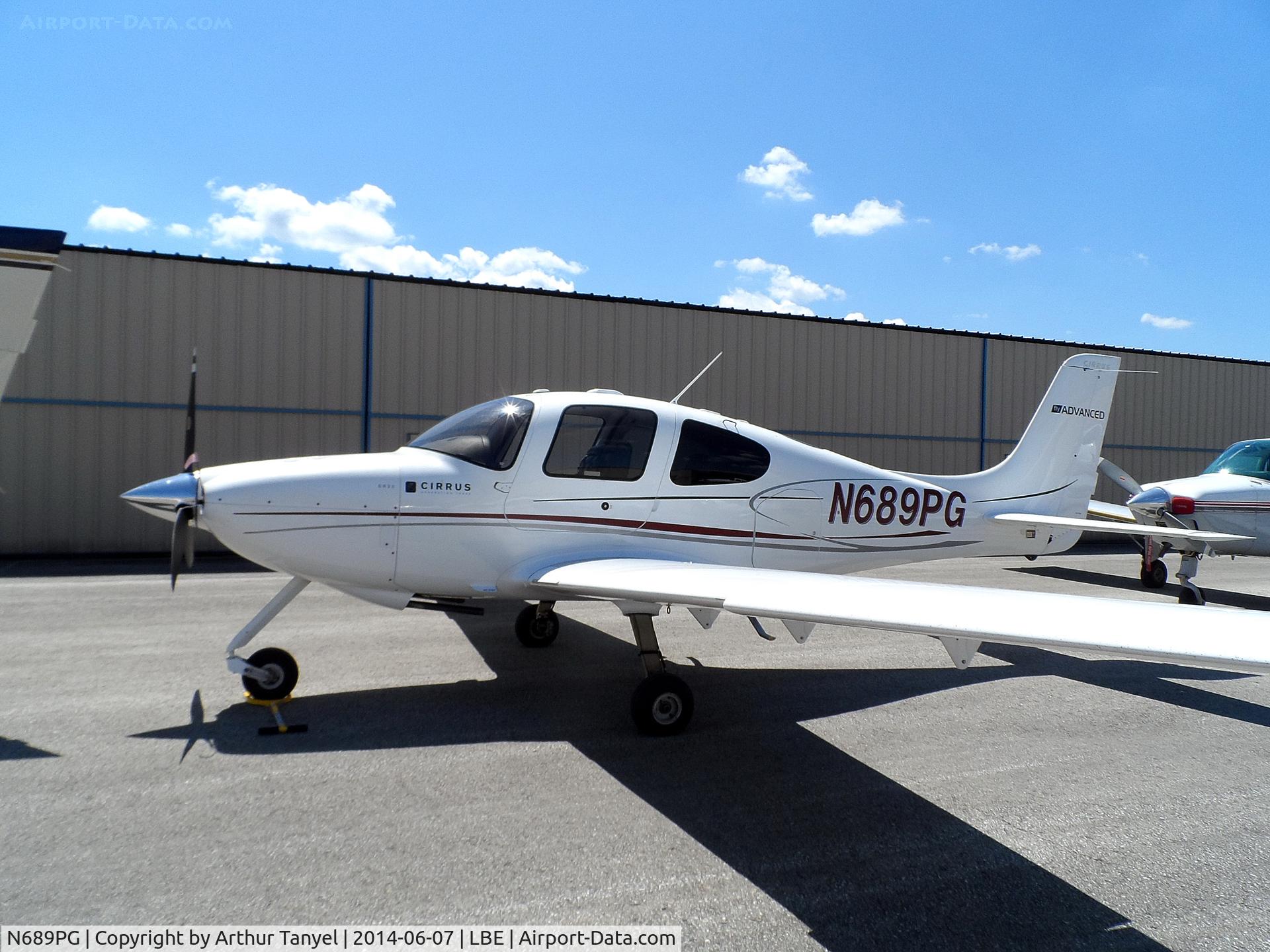 N689PG, 2008 Cirrus SR20 C/N 1889, On display @ the Westmoreland County Airshow