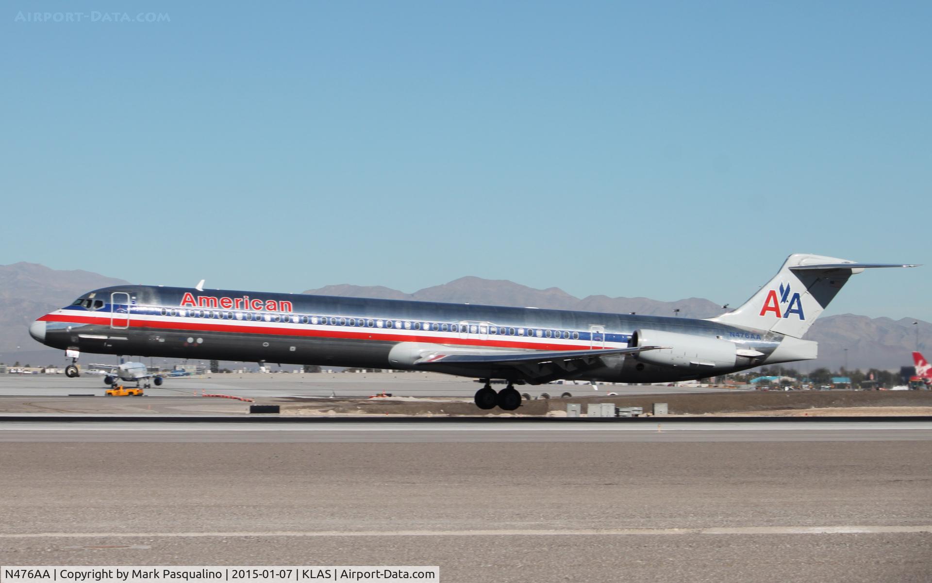 N476AA, 1988 McDonnell Douglas MD-82 (DC-9-82) C/N 49651, MD-82