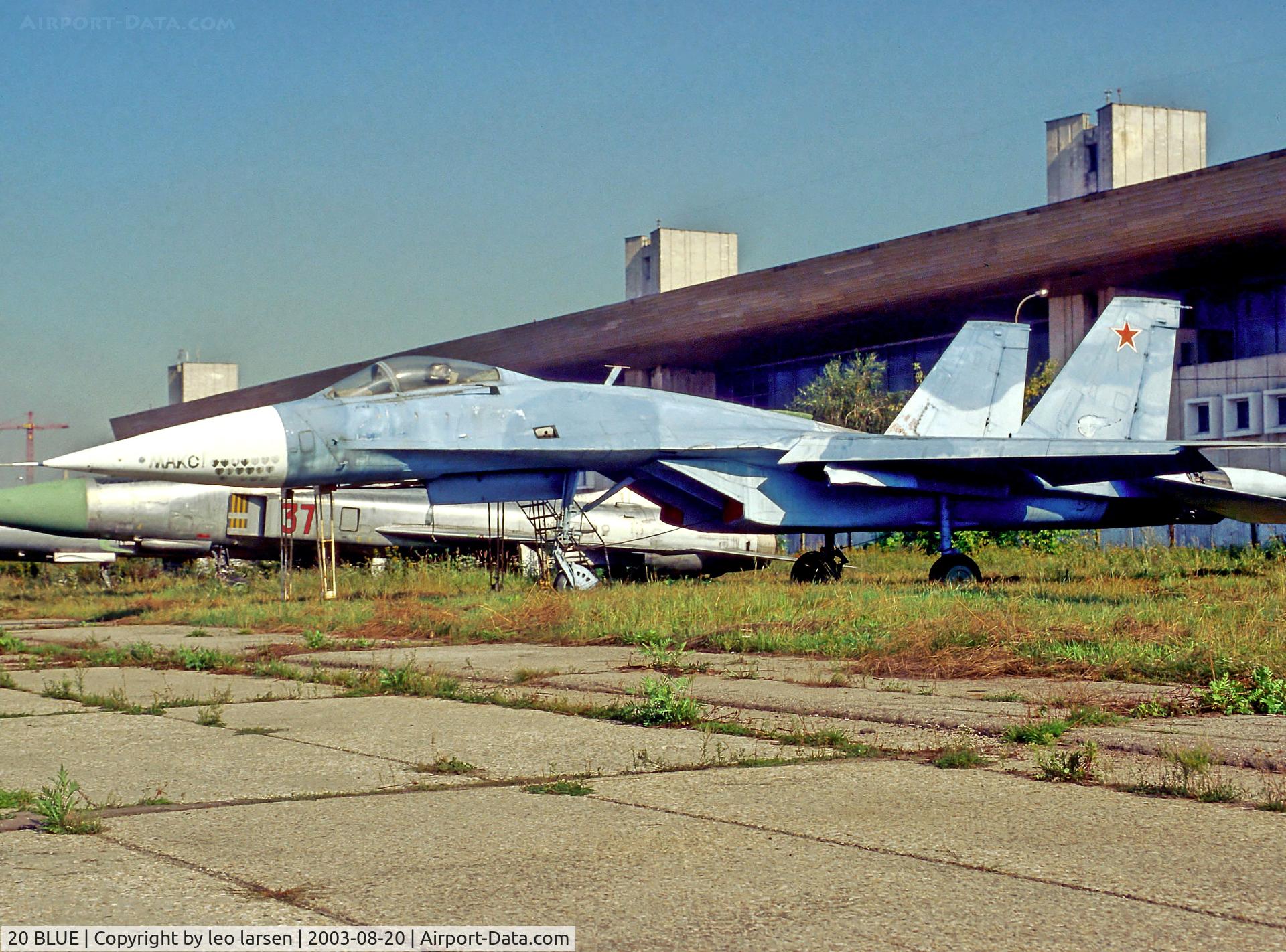 20 BLUE, 1982 Sukhoi T-10-20 C/N 3691101210151, Khodinka Moscow 20.8.03