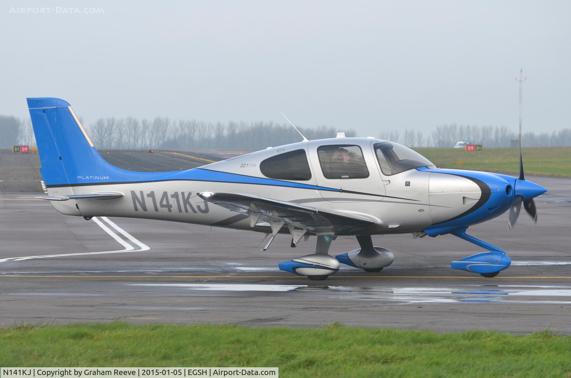 N141KJ, 2014 Cirrus SR22T C/N 0832, Heading for run way 