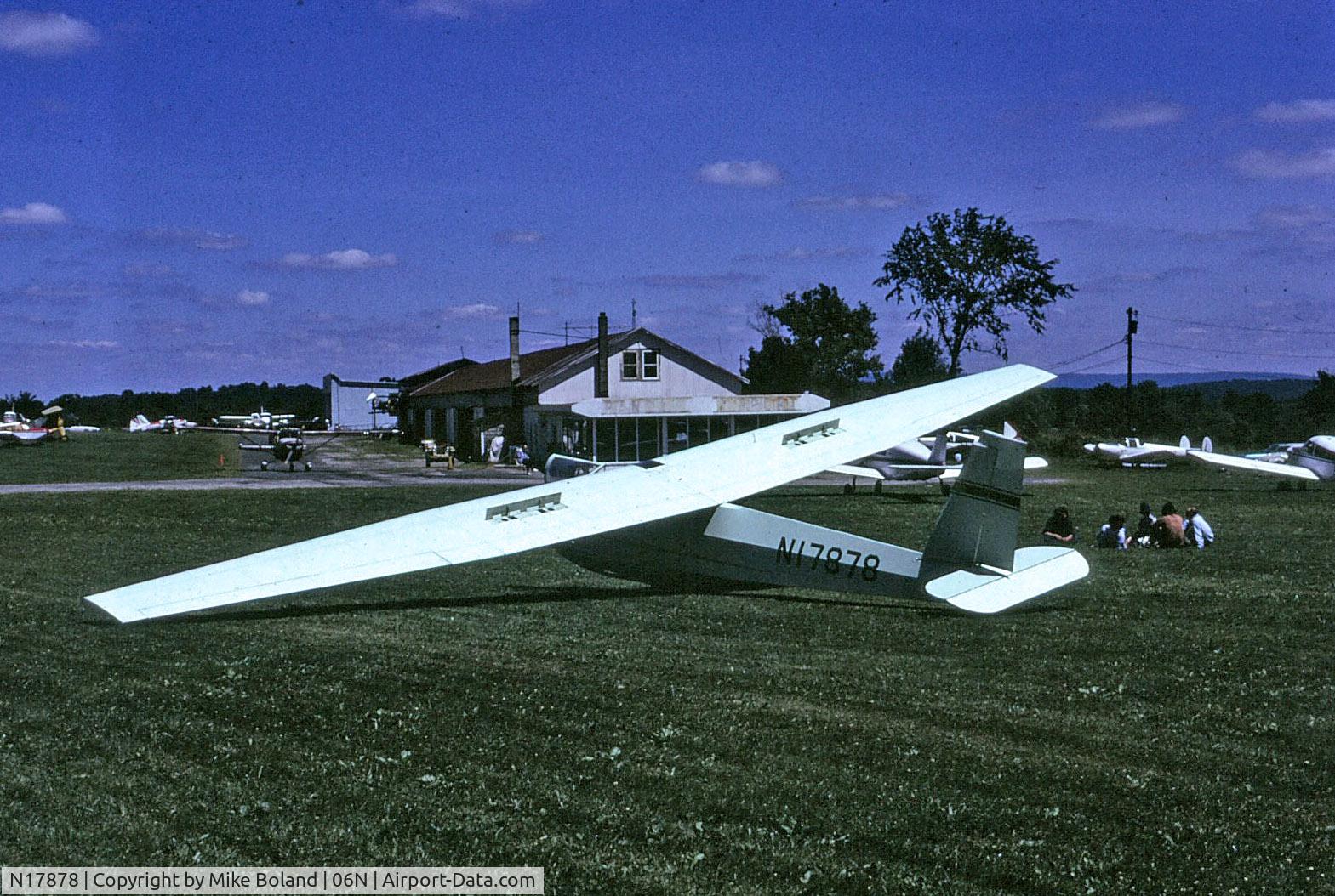 N17878, Schweizer SGS 2-33A C/N 248, Schweizer 2-33A N17878 at Randall Field, Middletown, New York in 1973