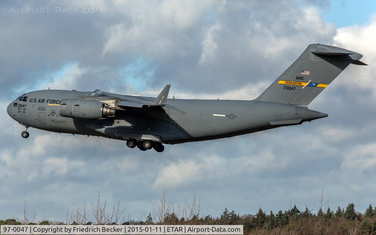 97-0047, 1997 Boeing C-17A Globemaster III C/N P-47, on final RW26