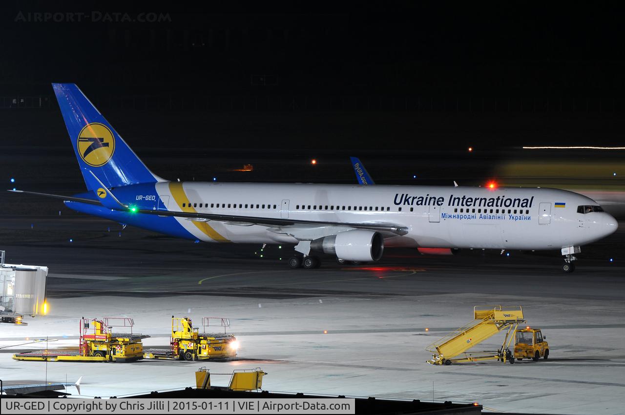 UR-GED, 1993 Boeing 767-33A/ER C/N 25536, Ukraine International Airlines