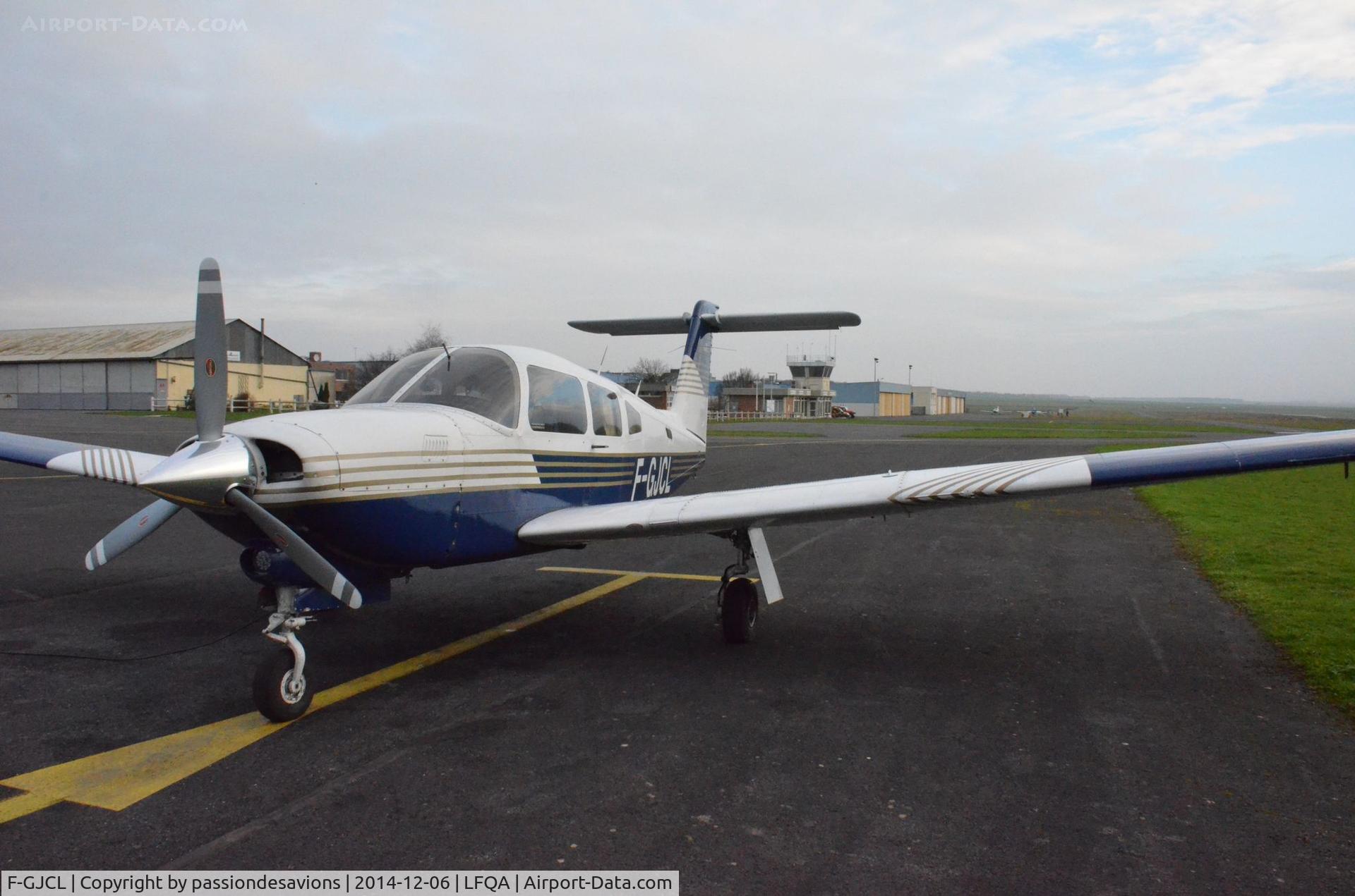 F-GJCL, Piper PA-28RT-201T Arrow IV C/N 28R-8131004, With a three-blade propeller