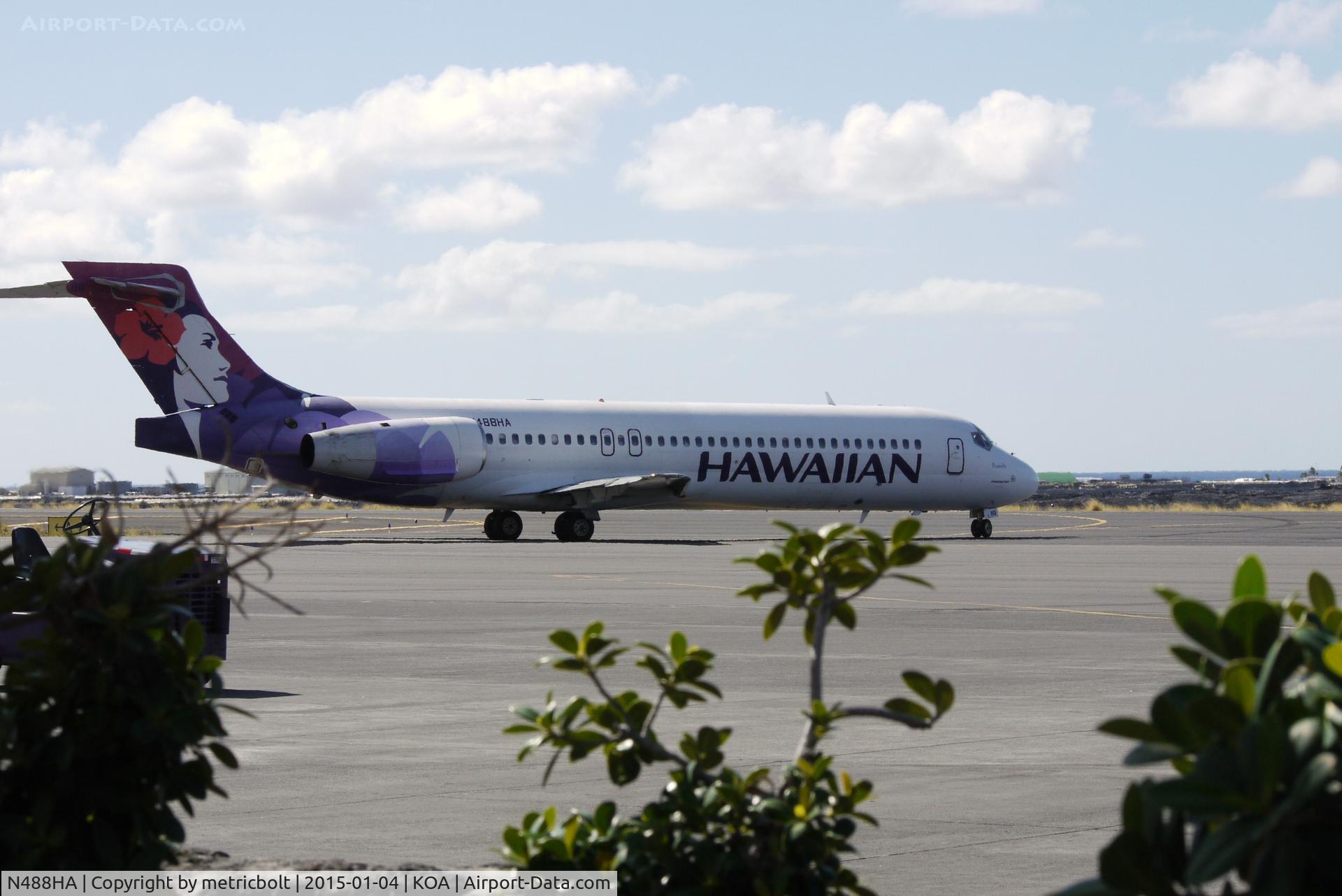 N488HA, 1999 Boeing 717-2BD C/N 55001, At Kona