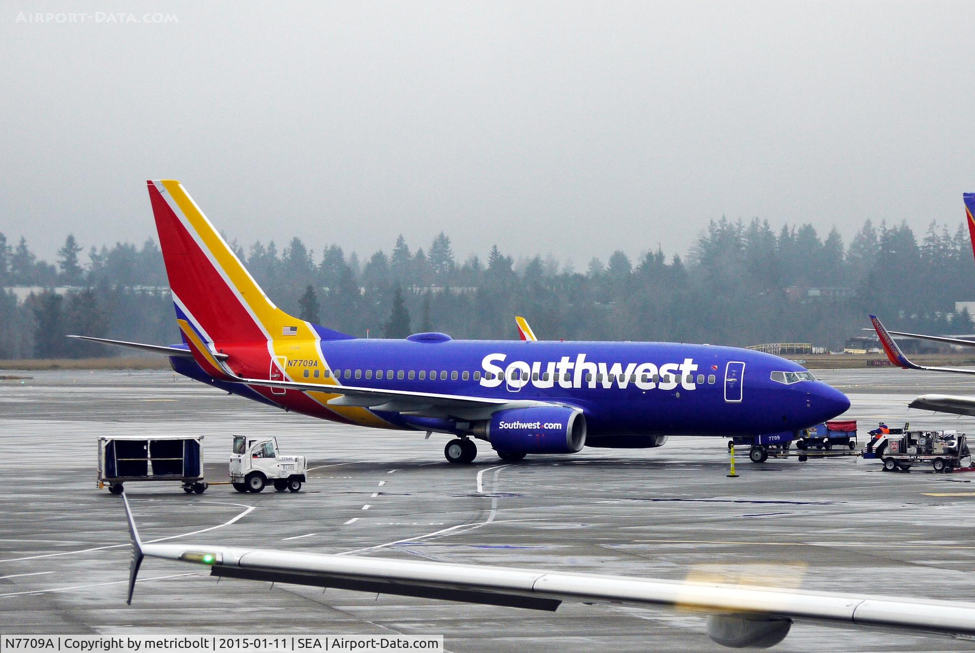 N7709A, 2005 Boeing 737-76N C/N 32654, departure at Seattle