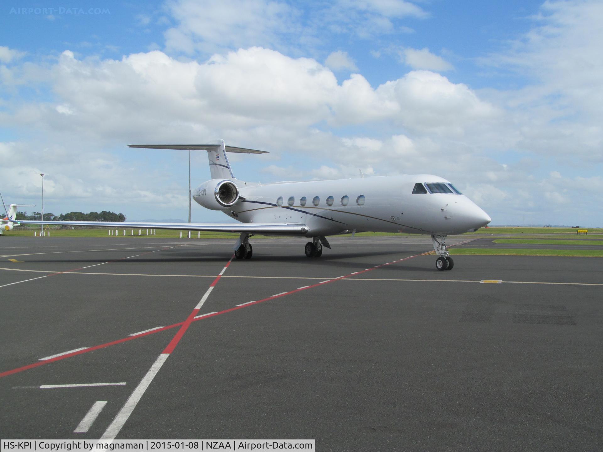 HS-KPI, 2014 Gulfstream Aerospace V-SP G550 C/N 5480, Turning onto parking stand on arrival