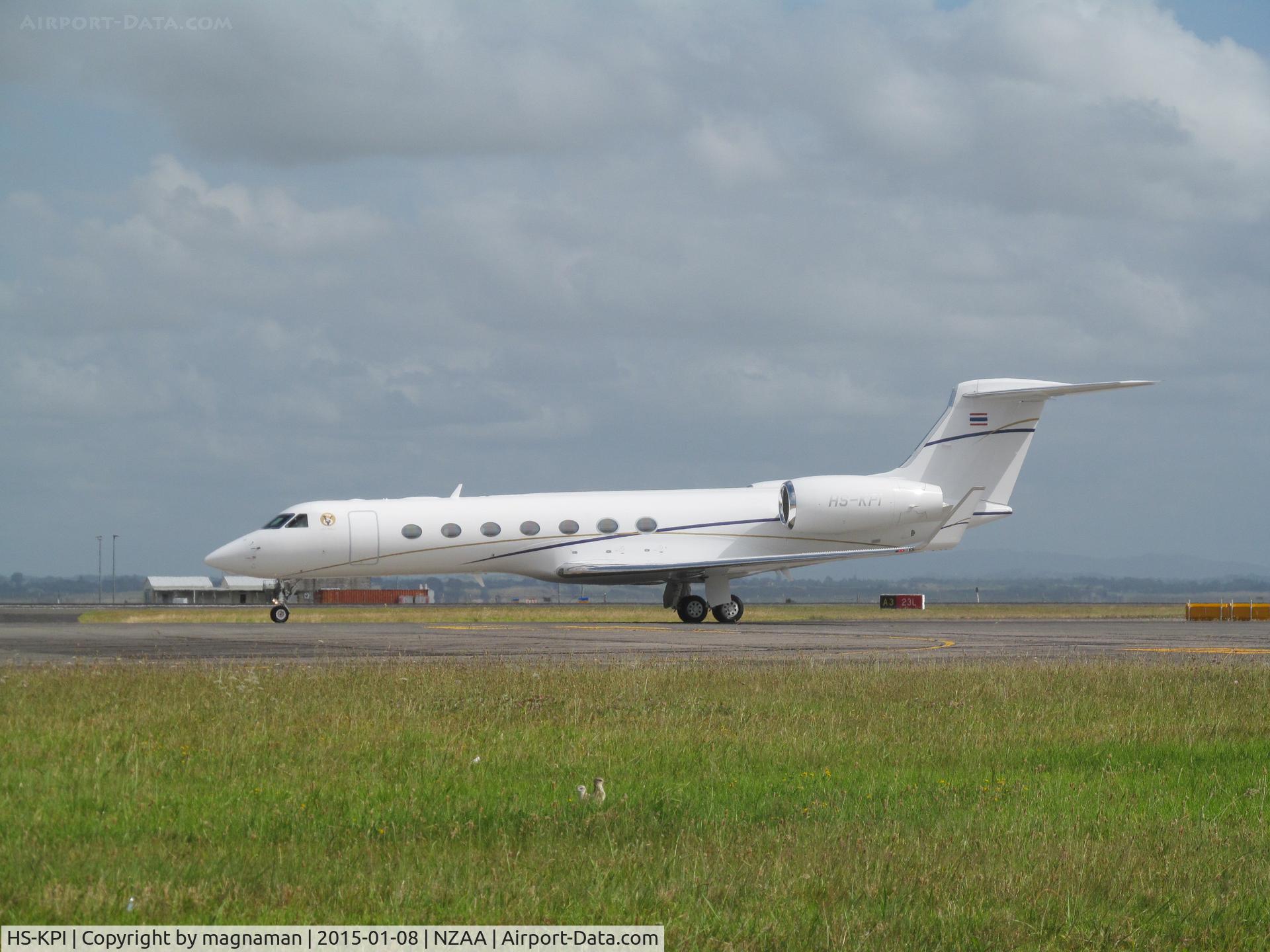 HS-KPI, 2014 Gulfstream Aerospace V-SP G550 C/N 5480, taxing past after landing