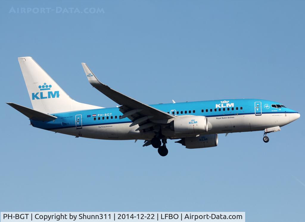 PH-BGT, 2011 Boeing 737-7K2 C/N 38634, Landing rwy 14R