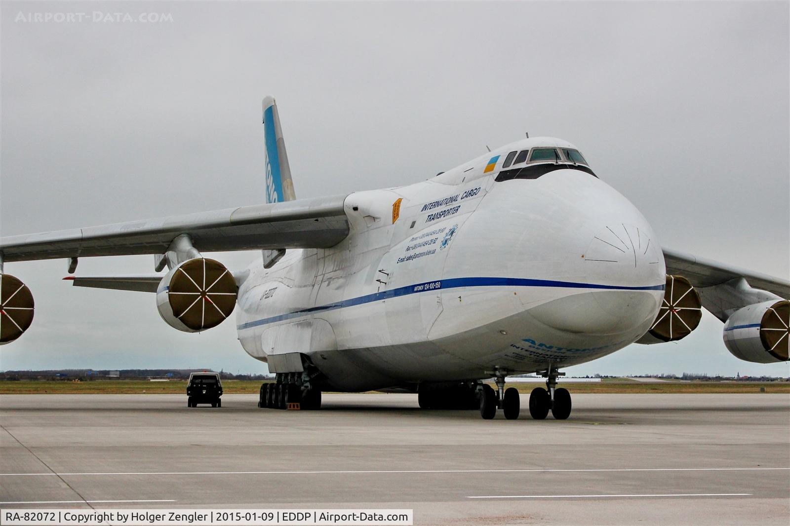RA-82072, 1993 Antonov An-124-100 Ruslan C/N 9773053359136, After airport authorities took away a fence at apron 3 spotters are able to take pics like that.....