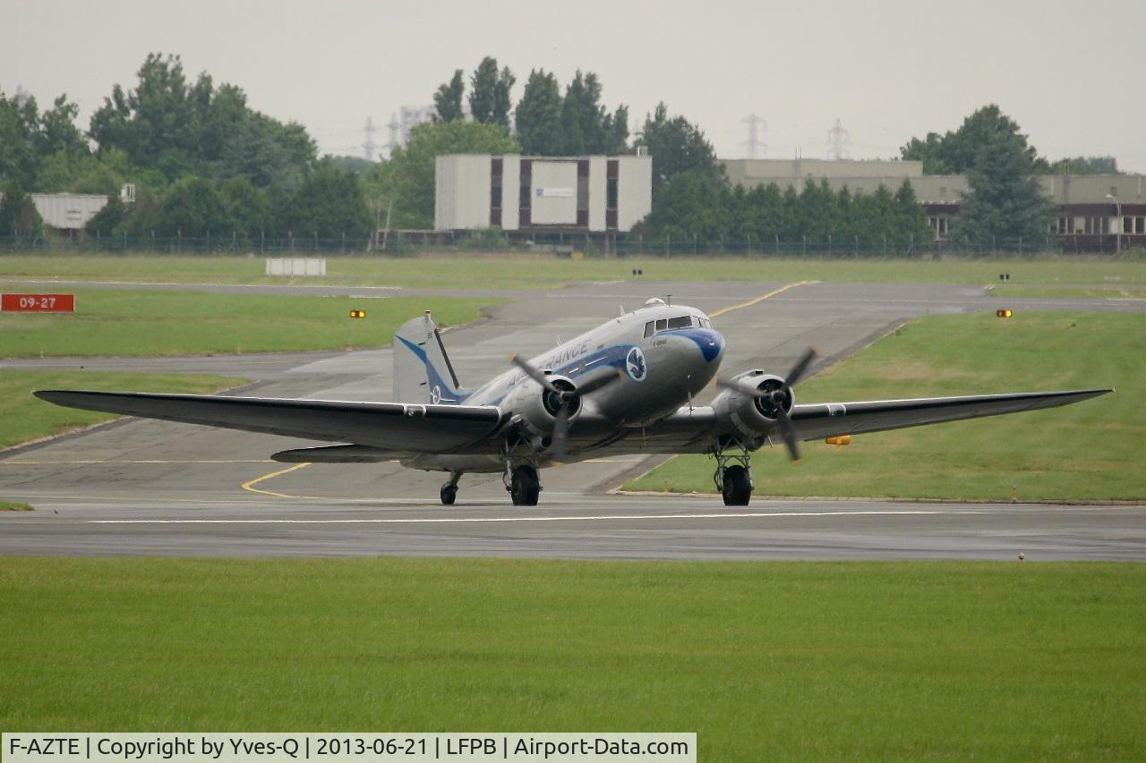 F-AZTE, 1943 Douglas C-47A-1-DL  Skytrain C/N 9172, Douglas C-47A Skytrain, Taxiing after landing, Paris-Le Bourget Air Show 2013