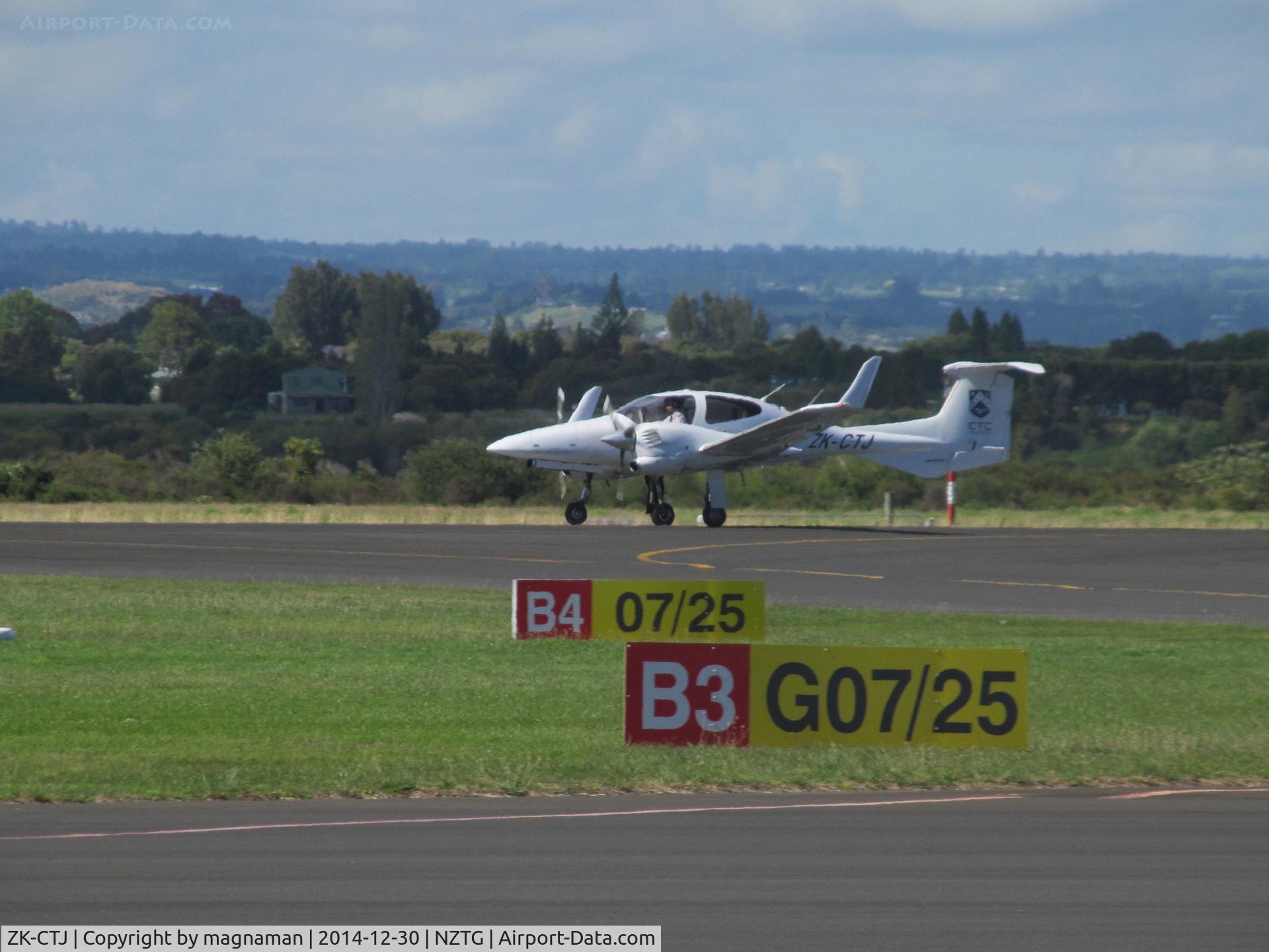 ZK-CTJ, 1965 De Havilland Canada DHC-2 Beaver C/N 1596, Doing circuits at Tauranga