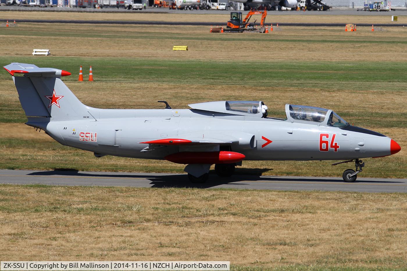 ZK-SSU, Aero L-29 Delfin C/N 395100, taxiing to 02